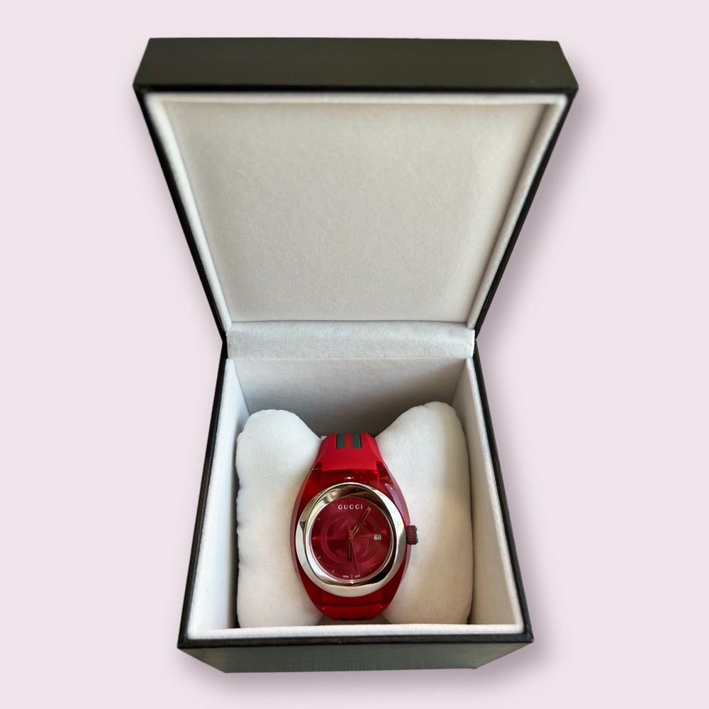 Red Gucci Watch Sync Quartz Dial